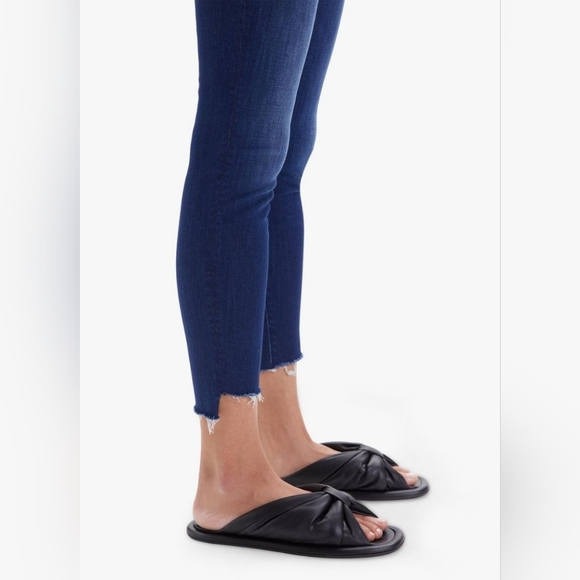 Mother Stunner Zip Ankle Step Fray Jeans Size 26 - Picture 3 of 11